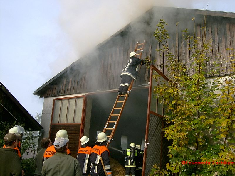 Brand Unterdoerfl - Holzverkleidung muss entfernt werden